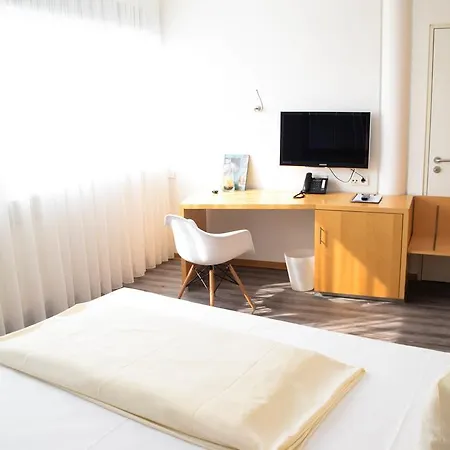 Cristall Hotel 2*